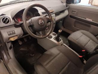 Mazda 2 2 (NB/NC/ND/NE) Hatchback 1.4 16V (FXJA) [58kW]  (04-2003/06-2007) picture 12