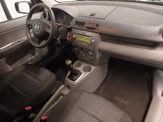 Mazda 2 2 (NB/NC/ND/NE) Hatchback 1.4 16V (FXJA) [58kW]  (04-2003/06-2007) picture 11