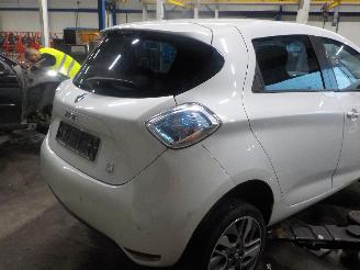 Renault Zoé Zoé (AG) Hatchback 5-drs 46kW (5AM-450(5AM-B4)) [46kW]  (06-2012/...=
) picture 3