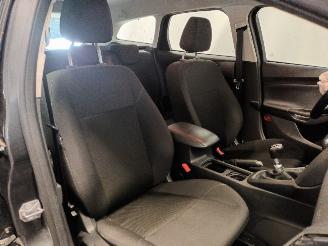 Ford Focus Focus 3 Wagon Combi 1.0 Ti-VCT EcoBoost 12V 125 (M1DD) [92kW]  (02-201=
2/05-2018) picture 8