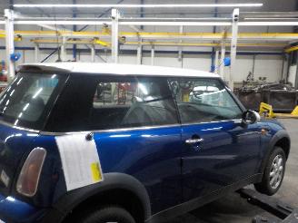 Mini Mini Mini One/Cooper (R50) Hatchback 1.6 16V Cooper (W10-B16A) [85kW]  (06-=
2001/09-2006) picture 3