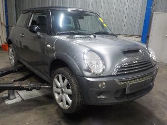 Mini Mini Mini Cooper S (R53) Hatchback 1.6 16V (W11-B16A) [120kW]  (03-2002/09-=
2006) picture 2