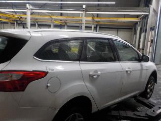 Ford Focus Focus 3 Wagon Combi 1.6 TDCi ECOnetic (NGDB) [77kW]  (05-2012/05-2018)= picture 3
