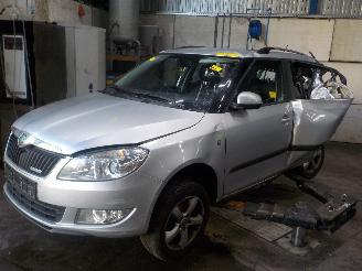 Vrakbiler auto Skoda Fabia Fabia II Combi Combi 5-drs 1.2 TDI 12V Greenline (CFWA) [55kW]  (05-20=
10/12-2014) 2011/0