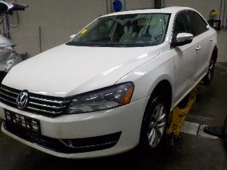 Auto da rottamare Volkswagen Passat Passat (362) Sedan 1.8 TSI 16V (CDAA(Euro 5)) [118kW]  (08-2010/12-201=
4) 2013/10