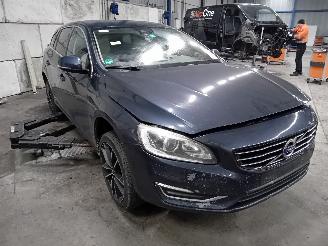 Volvo V-60 V60 I (FW/GW) 2.4 D6 20V Plug-in Hybrid AWD (D82PHEV) [158kW]  (06-201=
2/12-2015) picture 2