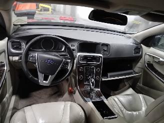 Volvo V-60 V60 I (FW/GW) 2.4 D6 20V Plug-in Hybrid AWD (D82PHEV) [158kW]  (06-201=
2/12-2015) picture 5