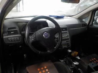 Fiat Punto Grande Punto (199) Hatchback 1.4 T-Jet 16V (198.A.4000(Euro 4)) [88kW]=
  (09-2007/...) picture 5