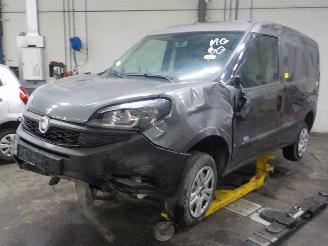 Coche siniestrado Fiat Doblo Doblo Cargo (263) Van 1.6 D Multijet (263.A.8000) [77kW]  (02-2010/07-=
2022) 2019