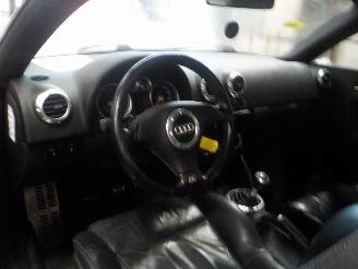 Audi TT TT (8N3) Coupé 1.8 20V Turbo (AJQ) [132kW]  (10-1998/10-2006) picture 5