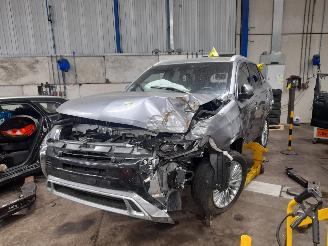 Mitsubishi Outlander Outlander (GF/GG) SUV 2.4 16V PHEV 4x4 (4B12) [153kW]  (09-2018/12-202=
2) picture 1