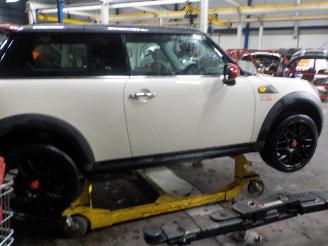 Mini Mini Mini (R56) Hatchback 1.6 16V Cooper (N12-B16A) [88kW]  (10-2006/02-201=
2) picture 3