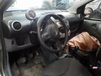 Citroën C1 C1 Hatchback 1.0 12V (1KR-FE(CFB)) [50kW]  (06-2005/09-2014) picture 5