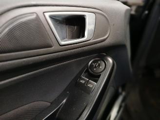 Ford Fiesta Fiesta 6 (JA8) Hatchback 1.0 SCI 12V 80 (P4JC) [59kW]  (10-2012/06-201=
7) picture 10