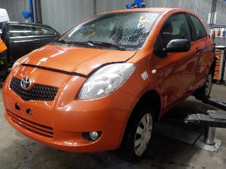 Démontage voiture Toyota Yaris Yaris II (P9) Hatchback 1.3 16V VVT-i (2SZFE) [64kW]  (08-2005/11-2010=
) 2006