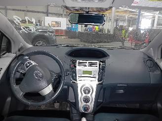 Toyota Yaris Yaris II (P9) Hatchback 1.3 16V VVT-i (2SZFE) [64kW]  (08-2005/11-2010=
) picture 5