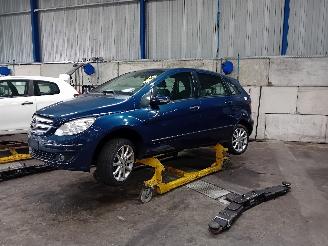 Vrakbiler auto Mercedes B-klasse B (W245) Hatchback 2.0 B-200 16V (M266.960) [100kW]  (03-2005/11-2011)= 2006/0