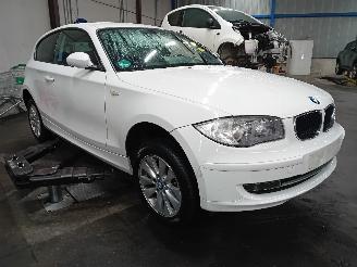 BMW 1-serie 1 serie (E81) Hatchback 3-drs 118i 16V (N43-B20A) [105kW]  (09-2006/12=
-2011) picture 2