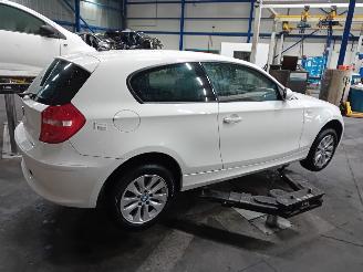 BMW 1-serie 1 serie (E81) Hatchback 3-drs 118i 16V (N43-B20A) [105kW]  (09-2006/12=
-2011) picture 3