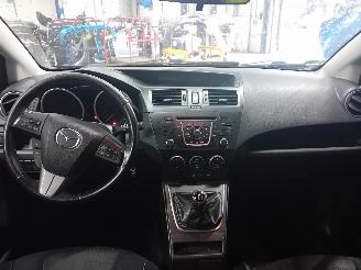 Mazda 5 5 (CWA9) MPV 1.8i 16V (L850) [85kW]  (09-2010/...) picture 5