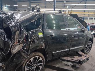 Renault Scenic Grand Scénic III (JZ) MPV 1.2 16V TCe 115 (H5F-400(H5F-A4)) [85kW]  =
(04-2012/12-2016) picture 3