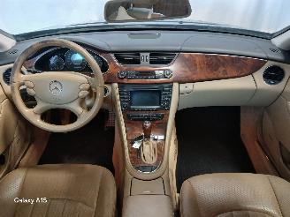 Mercedes CLS CLS (C219) Sedan 350 CGI 3.5 V6 24V (M272.985) [215kW]  (04-2006/12-20=
10) picture 14