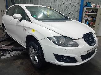 Seat Leon Leon (1P1) Hatchback 5-drs 1.2 TSI (CBZB) [77kW]  (02-2010/12-2012) picture 2