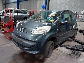 Autoverwertung Peugeot 107 107 Hatchback 1.0 12V (384F(1KR)) [50kW]  (06-2005/05-2014) 2009