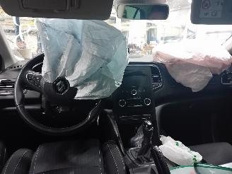 Renault Mégane Megane IV (RFBB) Hatchback 5-drs 1.2 Energy TCE 130 (H5F-408(H5F-F4)) =
[97kW]  (11-2015/...) picture 5