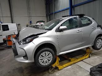 Uttjänta bilar auto Toyota Yaris Yaris IV (P21/PA1/PH1) Hatchback 1.5 12V Hybrid 115 (M15AFXE) [85kW]  =
(02-2020/...) 2023/0