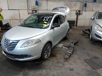 Vrakbiler auto Lancia Ypsilon Ypsilon (312) Hatchback 0.9 TwinAir 85 (312.A.2000(Euro 5)) [63kW]  (0=
5-2011/...) 2012/3