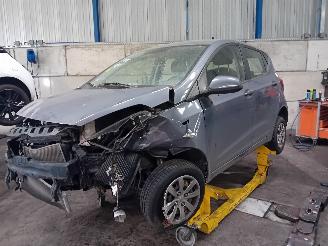 Hyundai I-10 i10 (B5) Hatchback 1.0 12V (G3LA) [49kW]  (08-2013/06-2020) picture 1