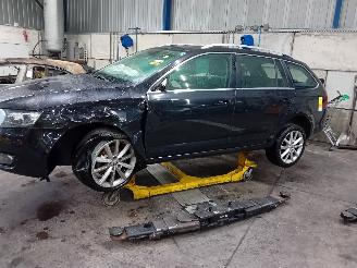 Salvage car Skoda Octavia Octavia Combi (5EAC) Combi 5-drs 1.6 TDI GreenTec 16V (CLHA) [77kW]  (=
11-2012/07-2020) 2015