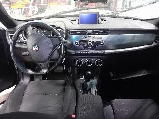 Alfa Romeo Giulietta Giulietta (940) Hatchback 1.4 TB 16V MultiAir (940.A.2000) [125kW]  (0=
4-2010/10-2018) picture 5