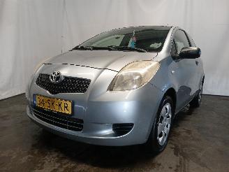 Damaged car Toyota Yaris Yaris II (P9) Hatchback 1.0 12V VVT-i (1KR-FE) [51kW]  (08-2005/12-201=
1) 2006/2