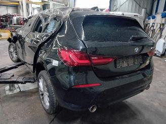 BMW 1-serie 1 serie (F40) Hatchback 120i 2.0 TwinPower 16V (B48-A20A) [131kW]  (11=
-2020/...) picture 4