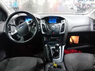 Ford Focus Focus 3 Wagon Combi 1.0 Ti-VCT EcoBoost 12V 125 (M1DA(Euro 5)) [92kW] =
 (02-2012/05-2018) picture 5