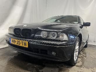 damaged passenger cars BMW 5-serie 5 serie (E39) Sedan 520i 24V (M54-B22(226S1)) [125kW]  (09-2000/06-200=
3) 2002/8