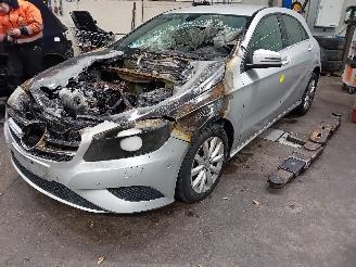 skadebil auto Mercedes A-klasse A (W176) Hatchback 1.6 A-180 16V (M270.910) [90kW]  (09-2012/05-2018) 2012/11