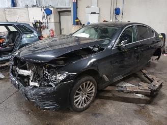 Coche siniestrado BMW 5-serie 5 serie (G30) Sedan 520d 2.0 TwinPower Turbo 16V (B47-D20B) [140kW]  (=
09-2016/06-2023) 2019/8