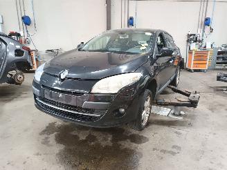 Coche accidentado Renault Mégane Megane III Berline (BZ) Hatchback 5-drs 1.4 16V TCe 130 (H4J-700(H4J-A=
7)) [96kW]  (04-2009/02-2016) 2010/2