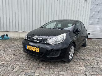 uszkodzony samochody osobowe Kia Rio Rio III (UB) Hatchback 1.2 CVVT 16V (G4LA5) [63kW]  (09-2011/12-2017) 2013/6
