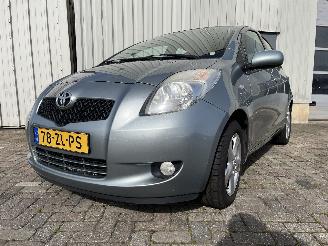 Voiture accidenté Toyota Yaris Yaris II (P9) Hatchback 1.3 16V VVT-i (2SZFE) [64kW]  (08-2005/11-2010=
) 2008/3