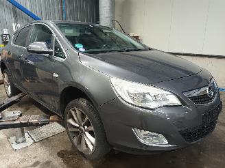 Opel Astra Astra J (PC6/PD6/PE6/PF6) Hatchback 5-drs 1.6 16V (A16XER(Euro 5)) [85=
kW]  (12-2009/10-2015) picture 2