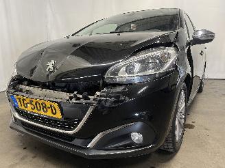 Auto incidentate Peugeot 208 208 I (CA/CC/CK/CL) Hatchback 1.2 Vti 12V PureTech 82 (EB2F(HMZ)) [60k=
W]  (03-2012/12-2019) 2018/7