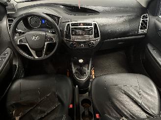 Hyundai I-20 i20 Hatchback 1.2i 16V (G4LA) [63kW]  (03-2012/12-2015) picture 11