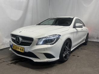 uszkodzony samochody osobowe Mercedes Cla-klasse CLA (117.3) Sedan 1.6 CLA-180 16V (M270.910) [90kW]  (01-2013/03-2019)= 2013/10