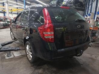 Kia Cee d Cee'd Sporty Wagon (EDF) Combi 1.6 CVVT 16V (G4FC4) [93kW]  (09-2007/1=
2-2012) picture 4