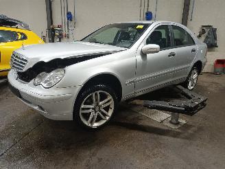 Uttjänta bilar auto Mercedes C-klasse C (W203) Sedan 2.6 C-240 V6 18V (M112.912) [125kW]  (05-2000/02-2007) 2001/10