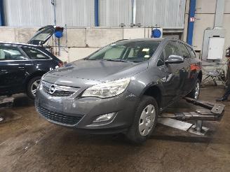 Uttjänta bilar auto Opel Astra Astra J Sports Tourer (PD8/PE8/PF8) Combi 1.7 CDTi 16V (A17DTR(Euro 5)=
) [81kW]  (10-2010/10-2015) 2011/0